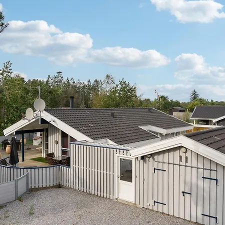 4 Bedroom Beautiful In *