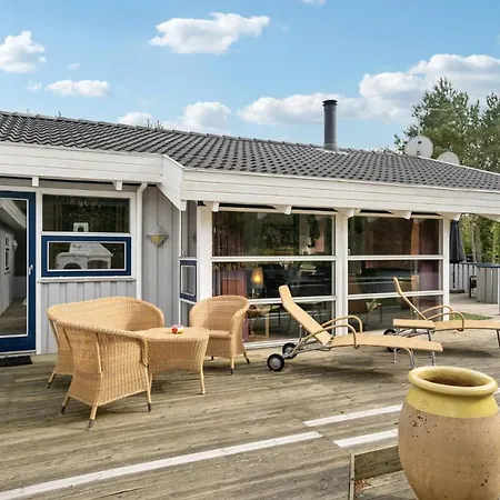 4 Bedroom Beautiful In *