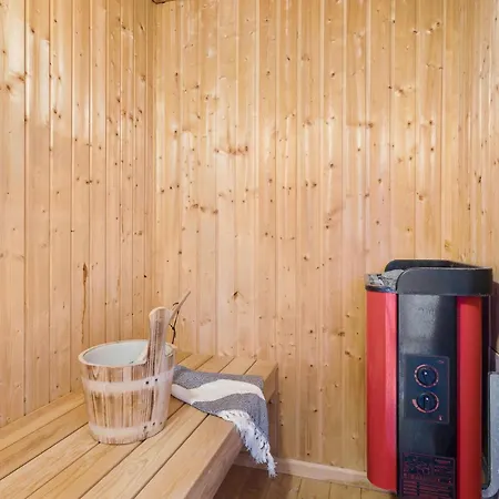 4 Bedroom Beautiful In Hébergement de vacances