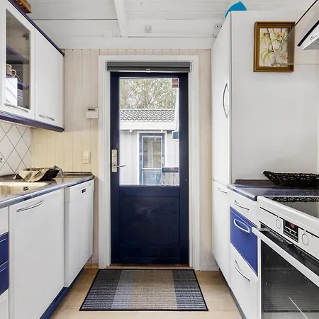 4 Bedroom Beautiful In Ålbæk