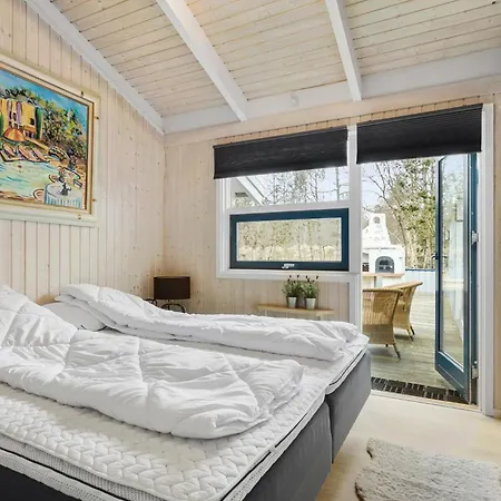 4 Bedroom Beautiful In * Ålbæk